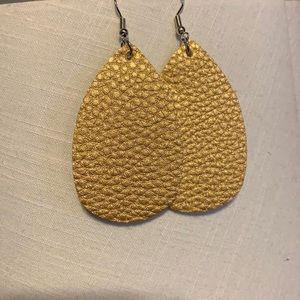 ❤️Faux Leather Lightweight earrings, Gold